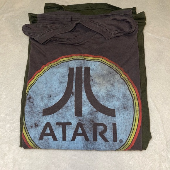 GRAPHIC TEE BUNDLE!!! - Picture 11 of 11